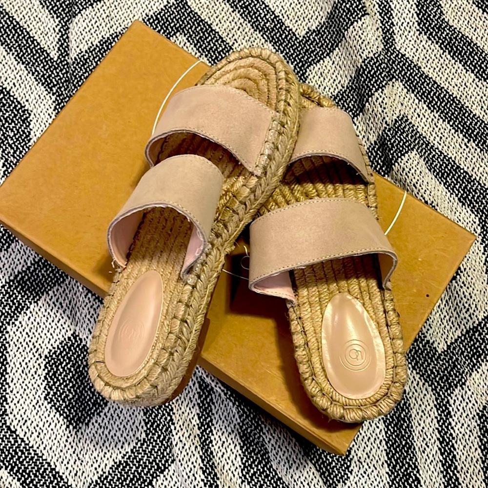 mauve two strap sandal from urban outfitters✨✨✨